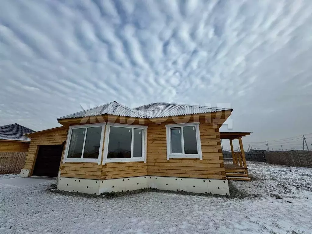 Дом в Хакасия, Усть-Абаканский район, с. Калинино ул. Целинная (120 м) - Фото 1