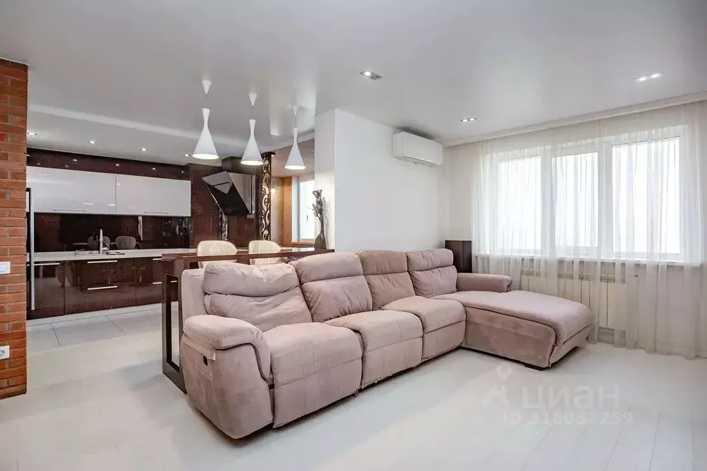 2-к кв. Приморский край, Владивосток ул. Жигура, 26 (74.0 м) - Фото 0