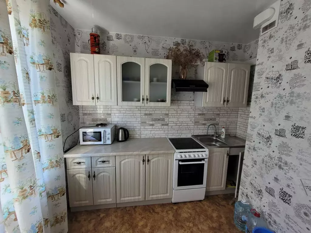 1-к кв. Крым, Щелкино Ленинский район, 1-й мкр, 14 (35.0 м) - Фото 1