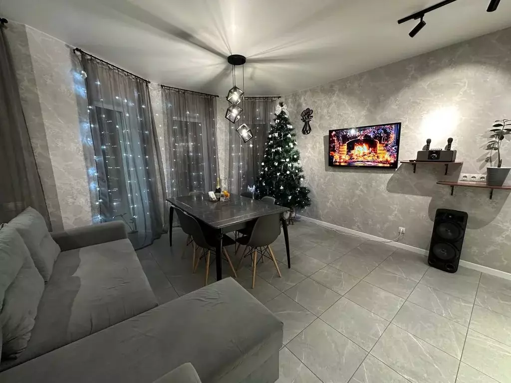 Дом в Тюменская область, Тюмень ул. Земляной Вал, 25 (100 м) - Фото 2