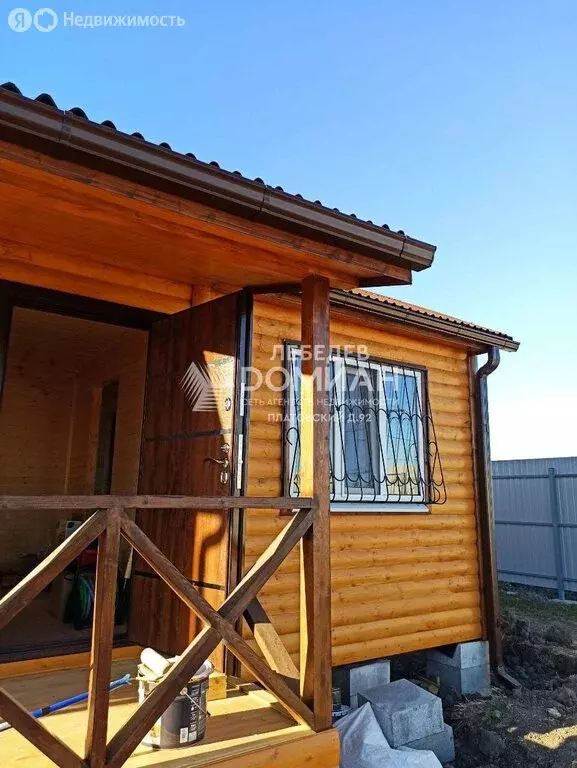 Дом в Ольгинское сельское поселение, коттеджный посёлок Ласточки (50 ... - Фото 1