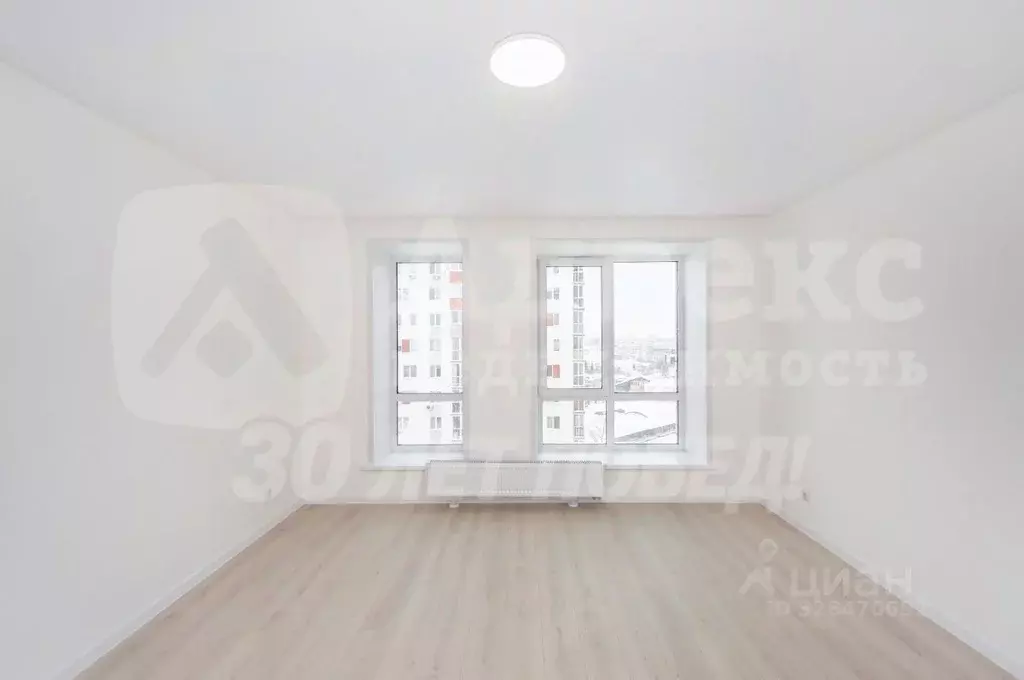 1-к кв. Тюменская область, Тюмень ул. 50 лет Октября, 75к4 (53.5 м) - Фото 1