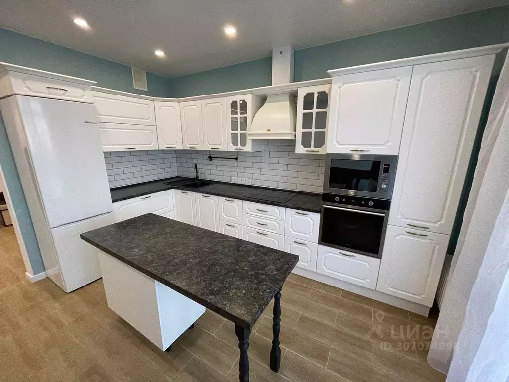 2-к кв. Свердловская область, Екатеринбург ул. Татищева, 47А (75.0 м) - Фото 1