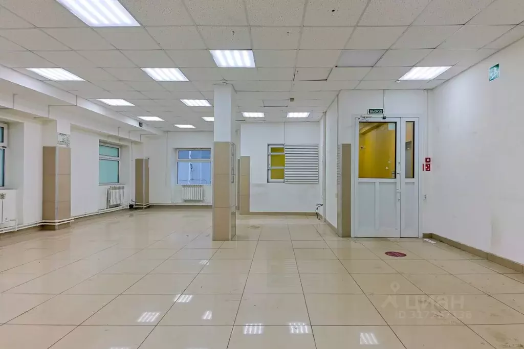 Помещение свободного назначения в Санкт-Петербург Октябрьская наб., ... - Фото 1