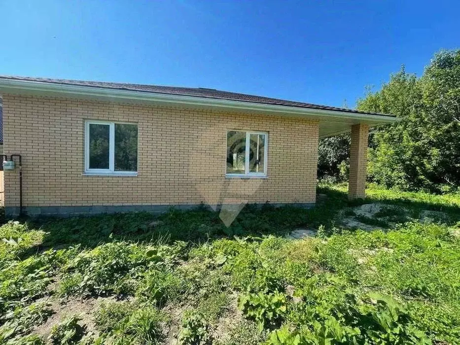 Дом в Белгородская область, Старооскольский городской округ, с. ... - Фото 1