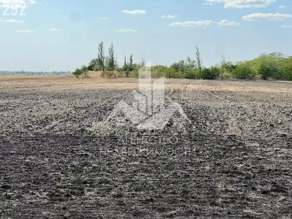 Участок в Крым, Симферопольский район, Гвардейское пгт ул. Ак-Мечеть, ... - Фото 2