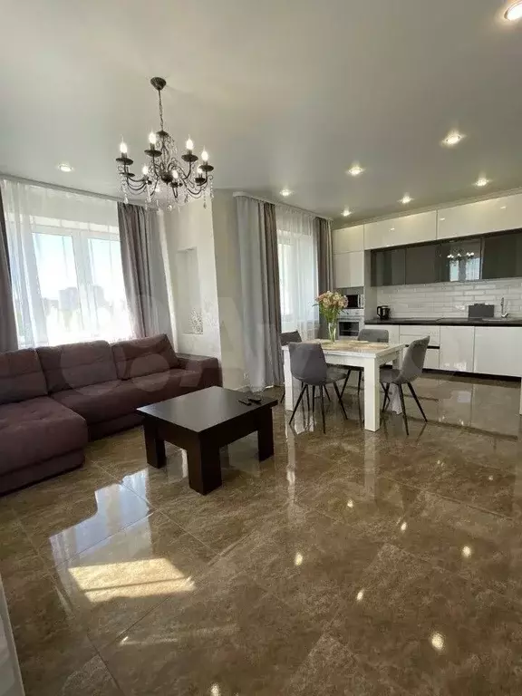 2-к. квартира, 60 м, 8/17 эт. - Фото 0
