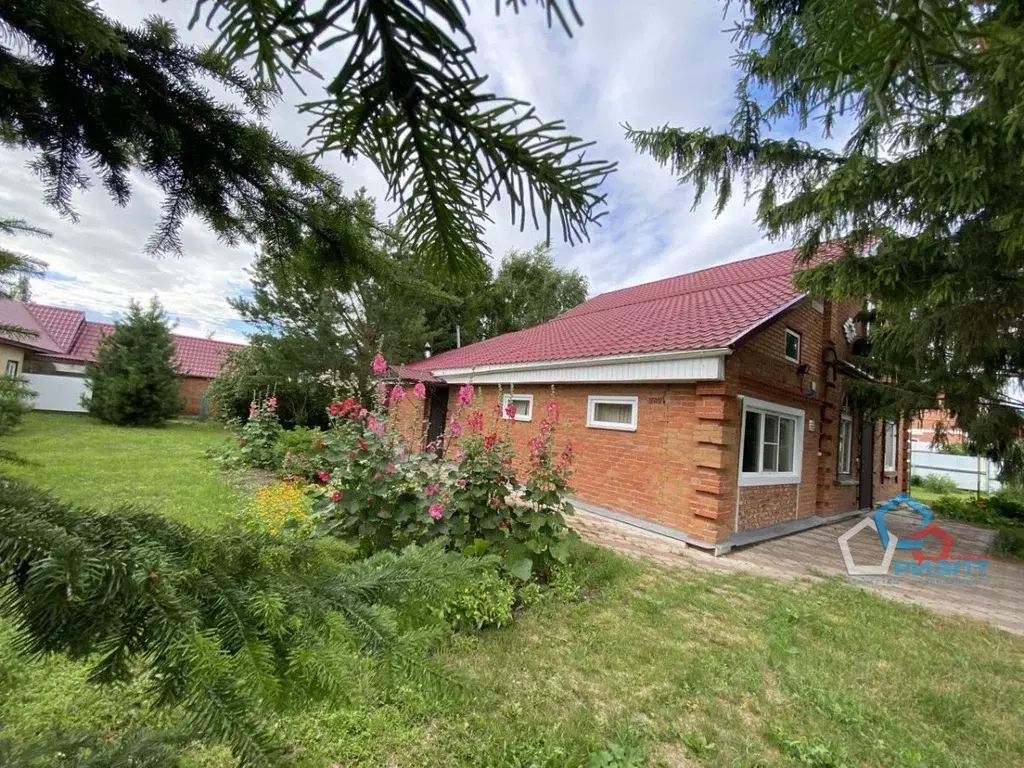 Дом в Омская область, Азовский Немецкий Национальный район, с. ... - Фото 1