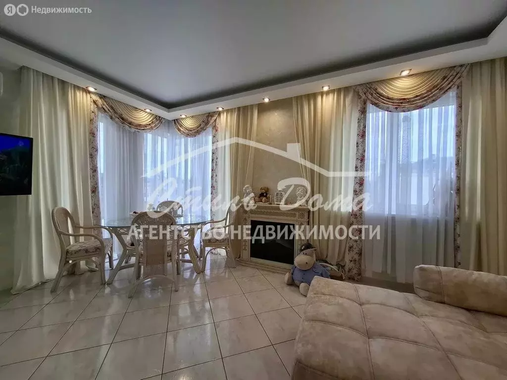 2-комнатная квартира: Волгоград, Кубинская улица, 27 (85 м) - Фото 0