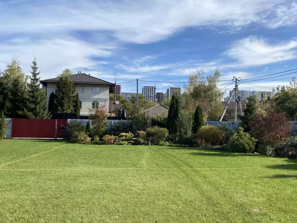 Участок в Московская область, Химки Клязьма-Старбеево мкр, Ивакино ... - Фото 1