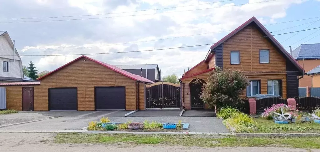 Дом в Омская область, Омск ул. 19-я Линия (120 м) - Фото 1