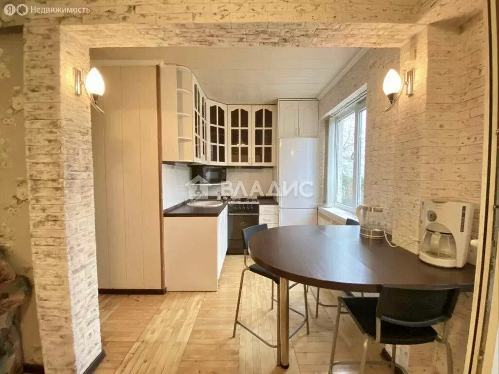 3-комнатная квартира: Петрозаводск, улица Кутузова, 2 (65.9 м) - Фото 1