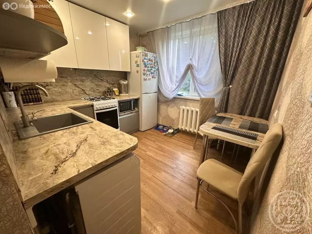 3-комнатная квартира: Первомайское, улица Ленина, 65 (66.71 м) - Фото 0