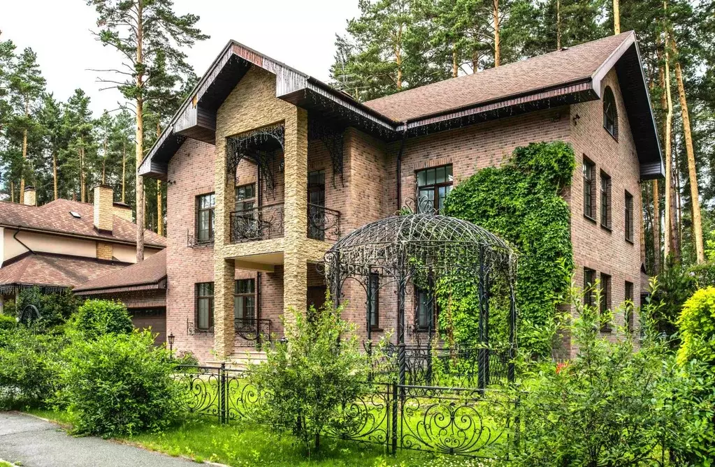 Коттедж в Свердловская область, Екатеринбург ул. Галилея, 12 (444 м) - Фото 2