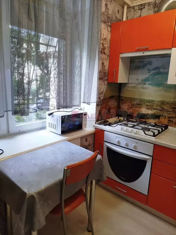 2-к. квартира, 40 м, 1/9 эт. - Фото 0