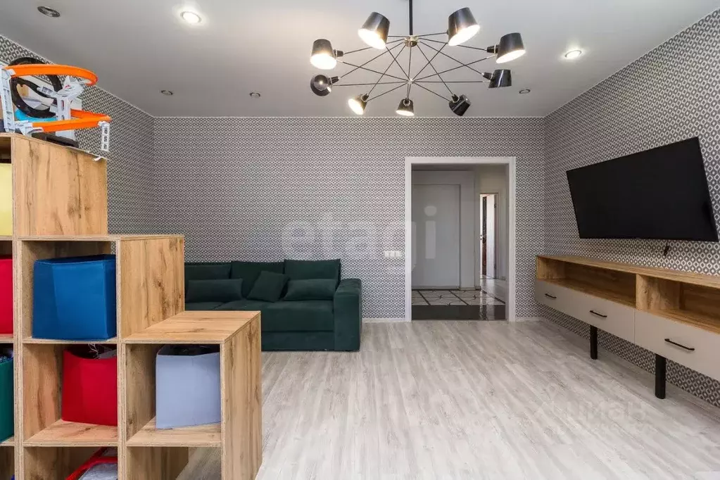 3-к кв. Тюменская область, Тюмень ул. Чернышевского, 2а (104.0 м) - Фото 1