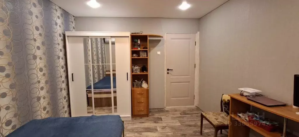 Комната Омская область, Омск ул. 10 лет Октября, 141 (10.8 м) - Фото 2