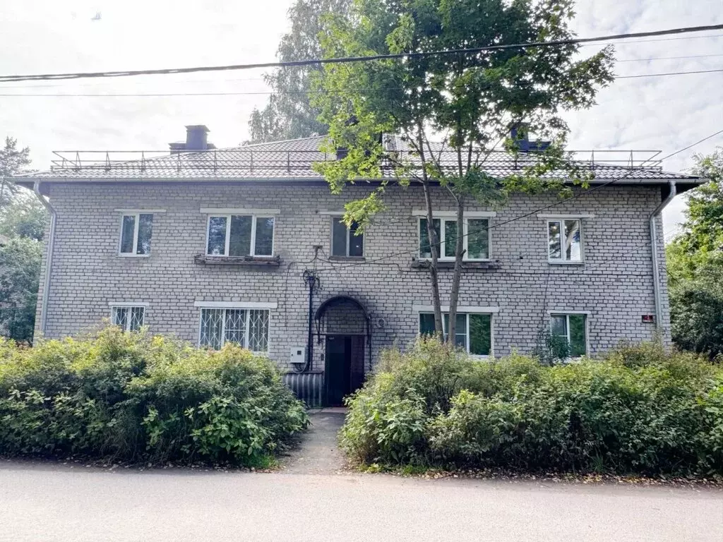 2-комнатная квартира: городской посёлок Вырица, улица Жертв Революции, ... - Фото 1