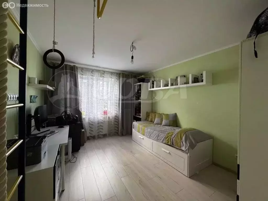 3-комнатная квартира: Тюмень, улица Газовиков, 61 (75 м) - Фото 0