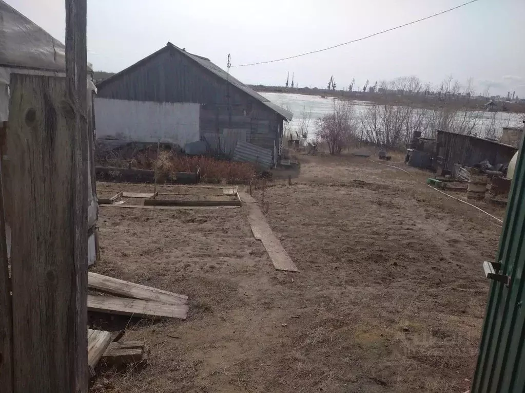 Дом в Саха (Якутия), Якутск ул. 1-я Пристанская, 65/2 (50 м) - Фото 1