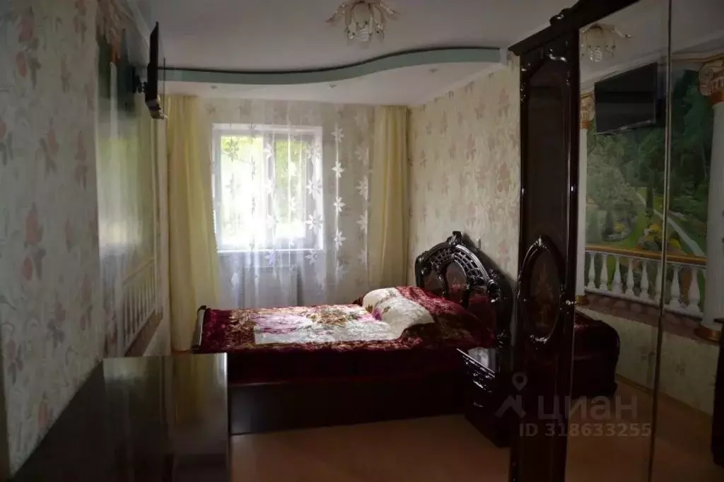 3-к кв. Крым, Саки ул. Строительная, 4 (67.0 м) - Фото 0