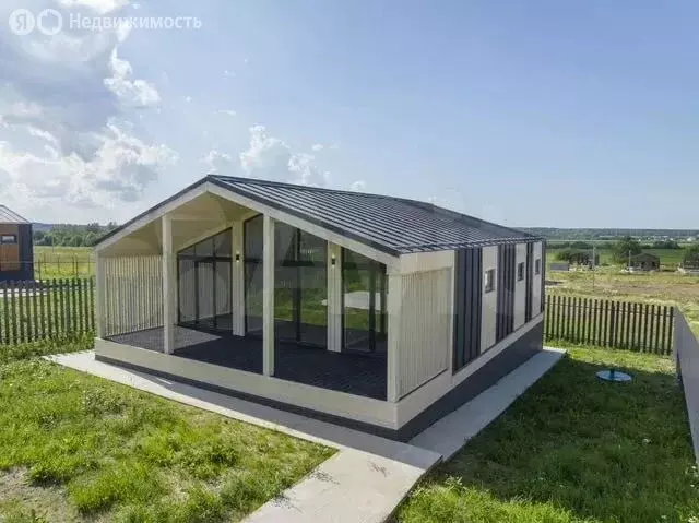 Дом в Аннинское городское поселение, деревня Куттузи, Константиновская ... - Фото 1