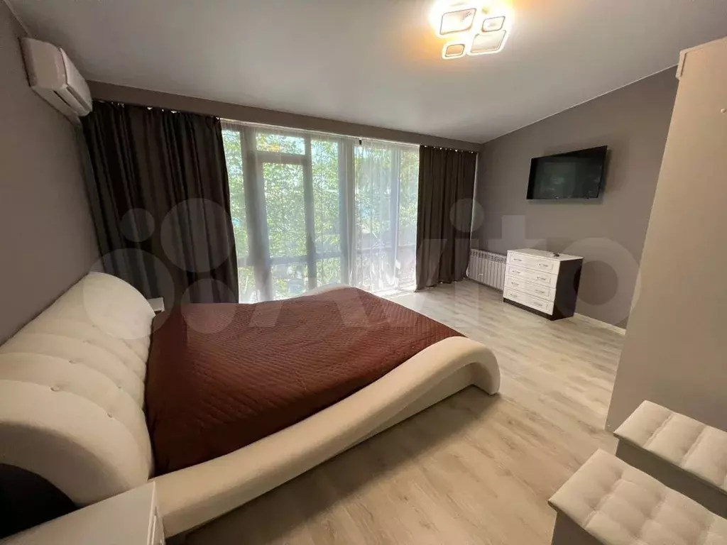Комната 25 м в 3-к., 2/2 эт. - Фото 1