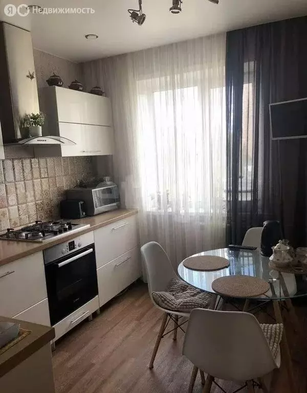 3-комнатная квартира: Курган, жилой район Заозёрный, 3-й микрорайон, ... - Фото 1
