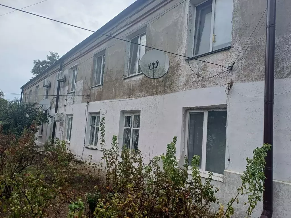 2-к кв. Крым, Ленинский район, с. Горностаевка ул. Октябрьская (43.4 ... - Фото 1