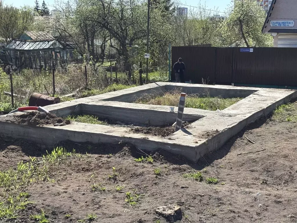Участок в Челябинская область, Челябинск Садовод-Любитель № 1 СНТ, ул. ... - Фото 0