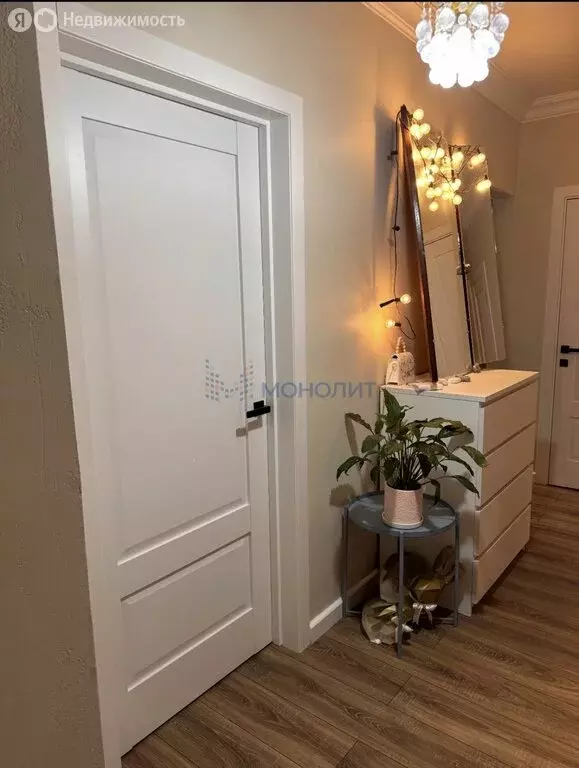 2-комнатная квартира: Нижний Новгород, улица Александра Хохлова, 1 (53 ... - Фото 2