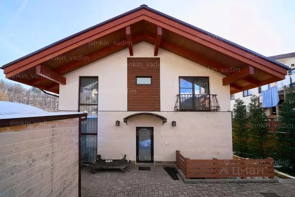 Дом в Краснодарский край, Сочи городской округ, Красная Поляна пгт  ... - Фото 1