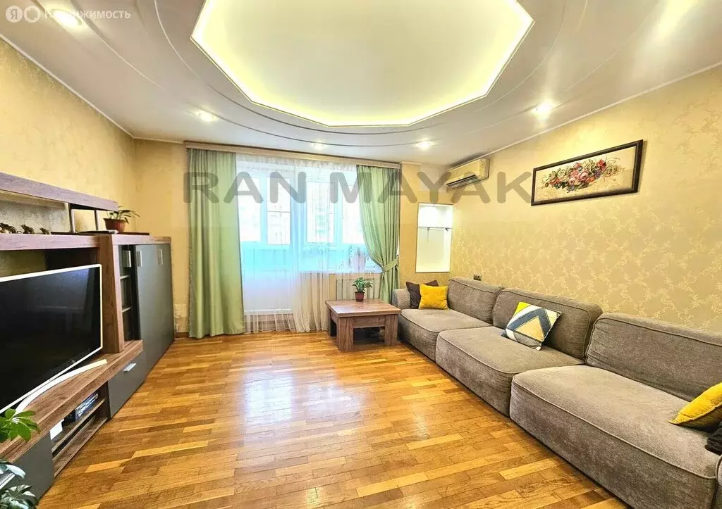 3-комнатная квартира: Майкоп, улица Михайлова, 1 (73 м) - Фото 2