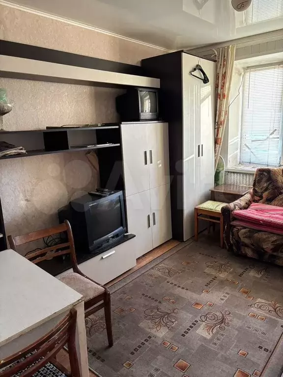 Комната 17,5 м в 8-к., 2/5 эт. - Фото 1