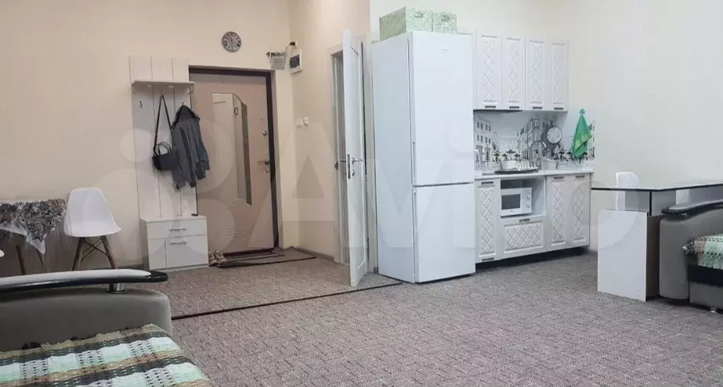 Комната 37 м в 1-к., 1/7 эт. - Фото 0