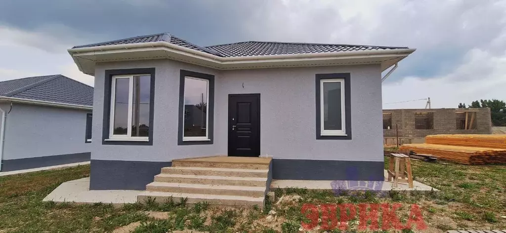 Дом в Краснодарский край, Крымск Лунная ул., 8 (100 м) - Фото 2