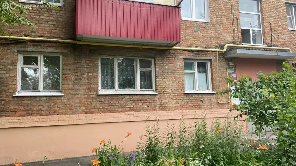 3-комнатная квартира: Губкин, улица Кирова, 32 (54 м) - Фото 1