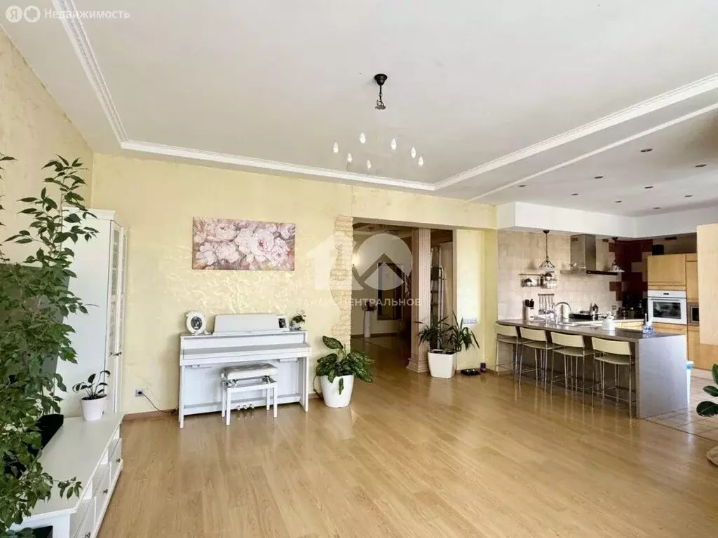 4-комнатная квартира: Бердск, Изумрудный городок, 10 (170.4 м) - Фото 1