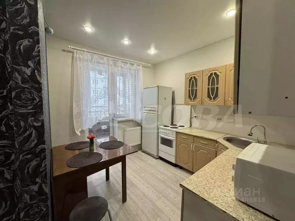 1-к кв. Тюменская область, Тюмень Дамбовская ул., 29к1 (33.0 м) - Фото 1