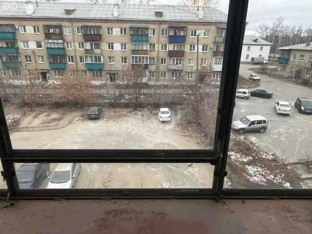 3-комнатная квартира: Кыштым, улица В.А. Дёмина, 8 (56.6 м) - Фото 1