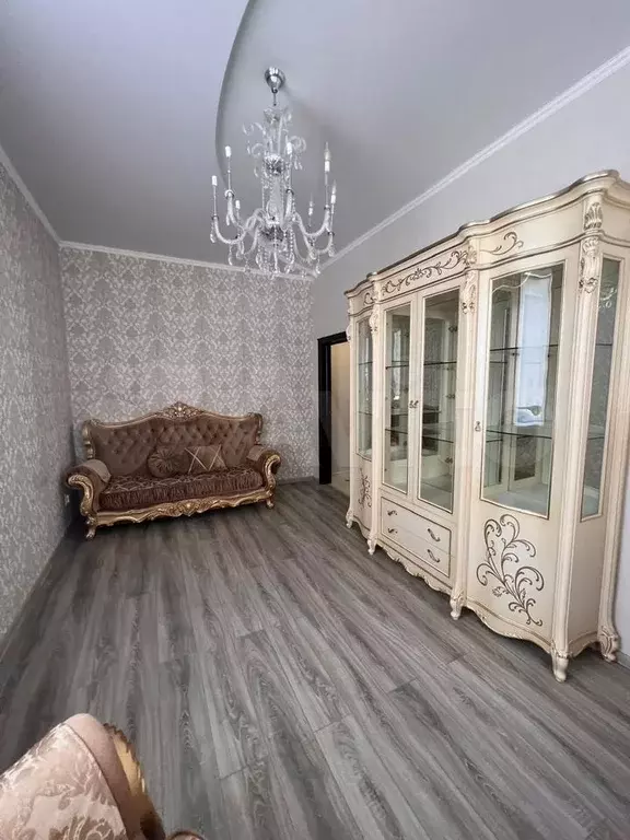 3-к. квартира, 71 м, 1/5 эт. - Фото 1