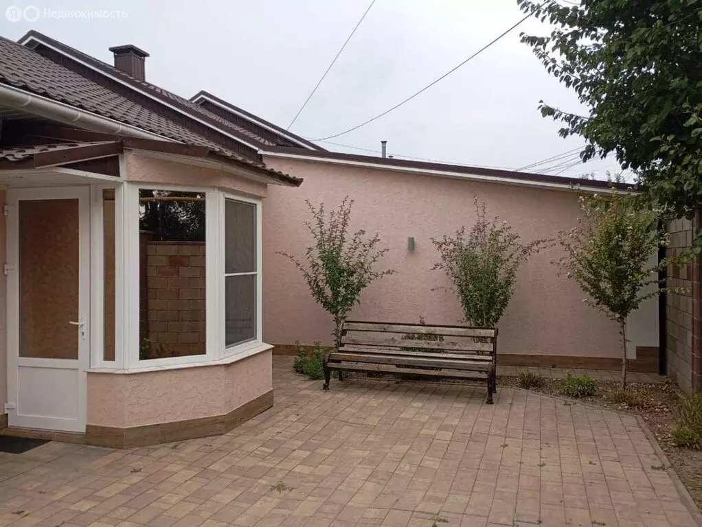 Дом в посёлок городского типа Заозёрное, Садовая улица, 31 (67.8 м) - Фото 1