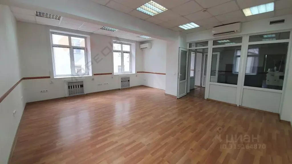 Офис в Краснодарский край, Краснодар Красная ул., 180В (98 м) - Фото 0