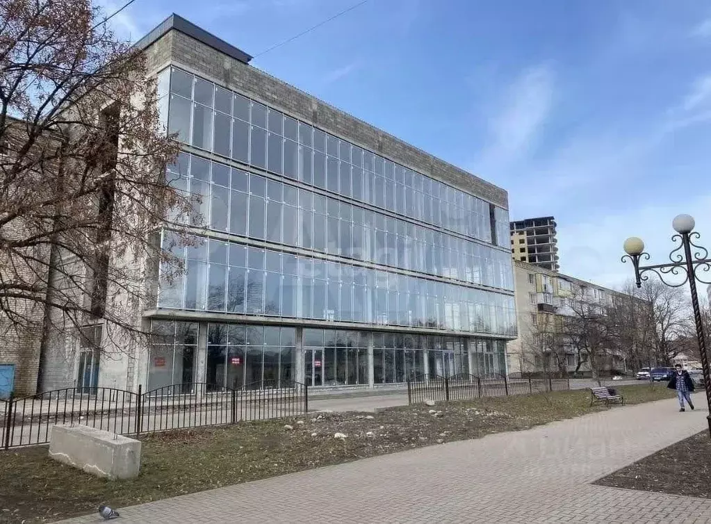 Торговая площадь в Карачаево-Черкесия, Черкесск ул. Доватора, 58 (142 ... - Фото 0