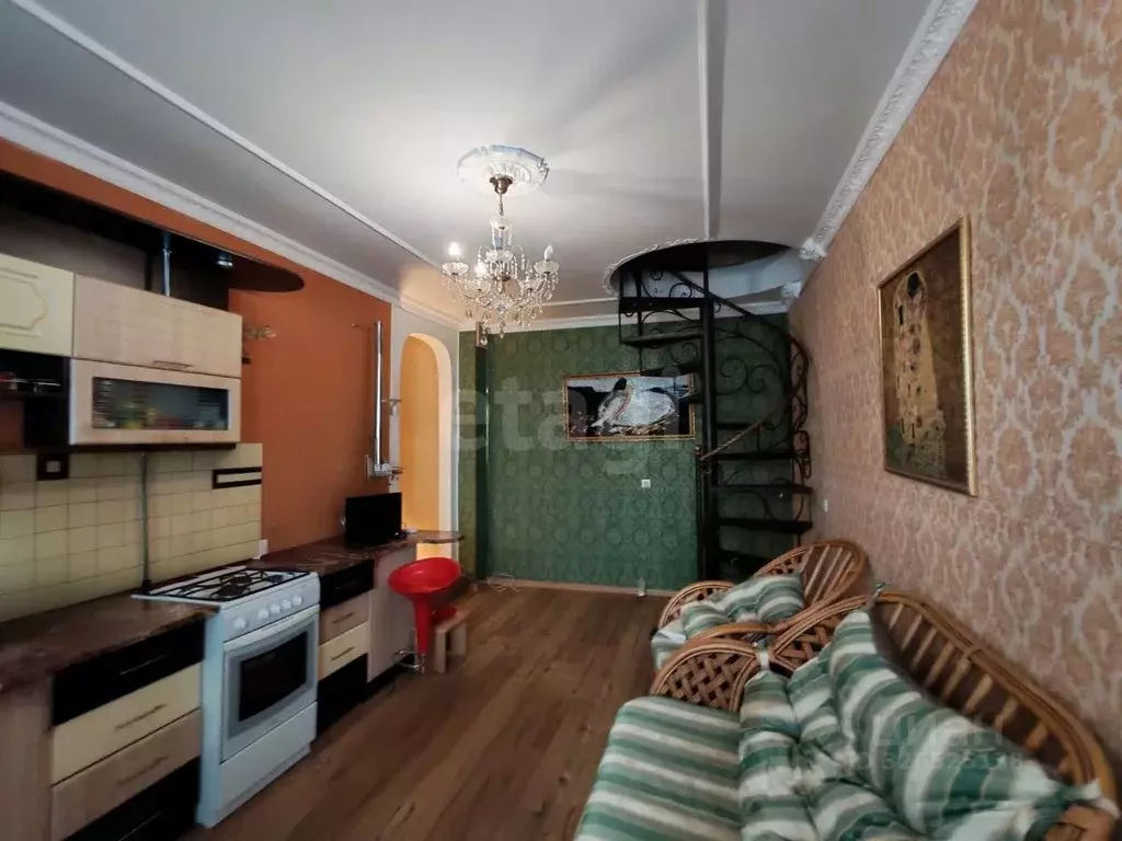 2-к кв. Краснодарский край, Ейск Коммунистическая ул. (104.0 м) - Фото 1