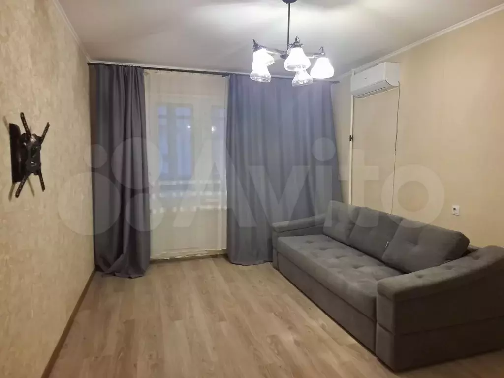 1-к. квартира, 37 м, 8/10 эт. - Фото 1