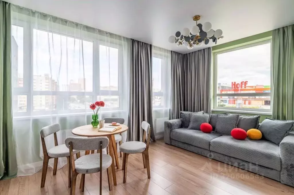 1-к кв. Свердловская область, Екатеринбург ул. Репина, 109 (48.0 м) - Фото 0