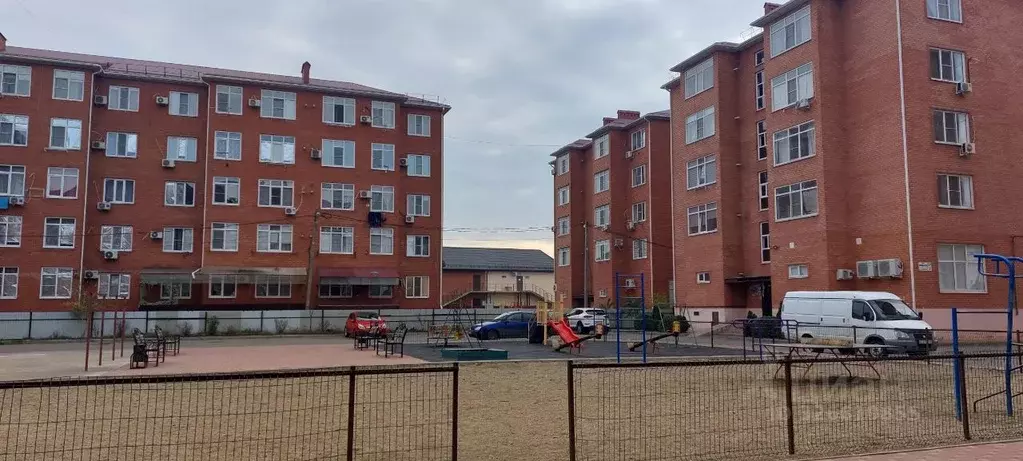 2-к кв. Адыгея, Тахтамукайский район, Энем пгт Октябрьская ул., 53/1к5 ... - Фото 1