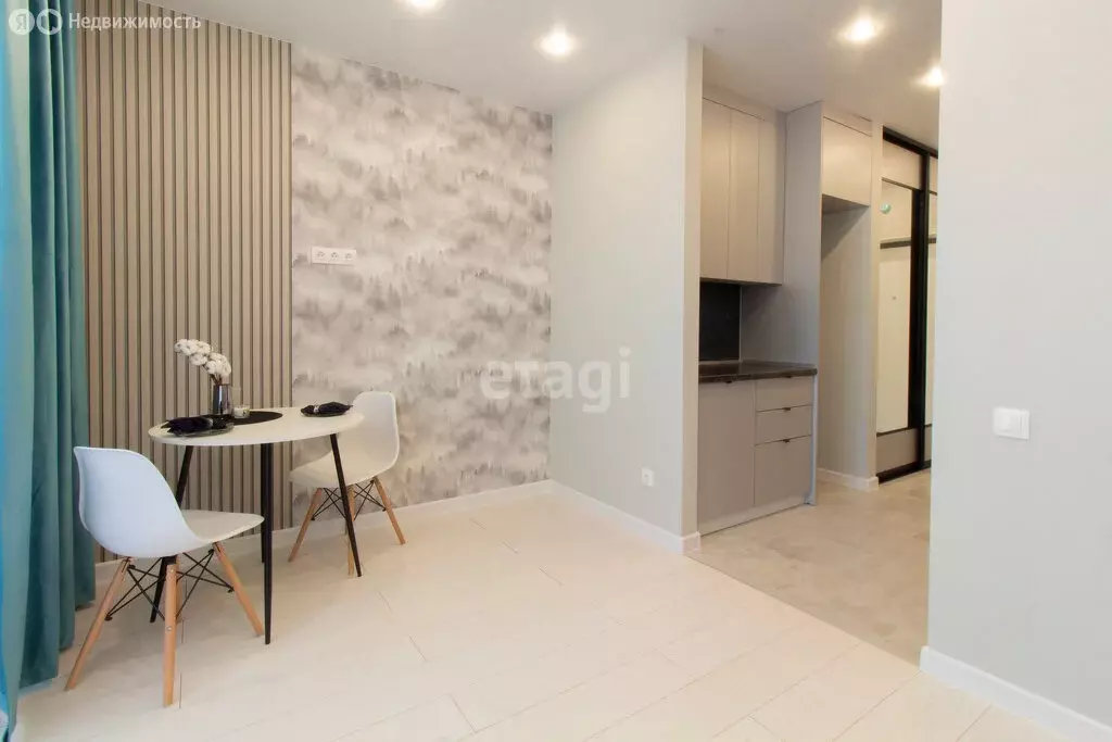 Квартира-студия: Тюмень, улица Героев Сталинградской Битвы, 7 (25.4 м) - Фото 1