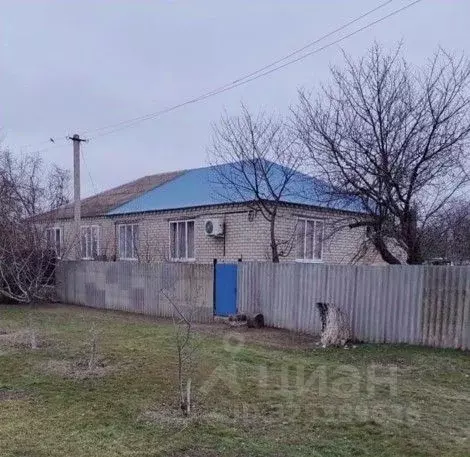 Дом в Ставропольский край, Степновский муниципальный округ, с. Зеленая ... - Фото 1